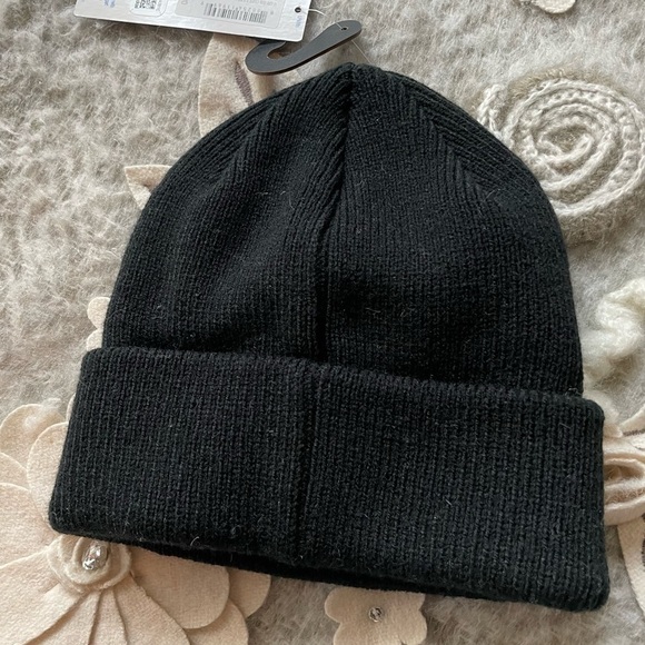 New - Women’s beanie - Picture 3 of 3